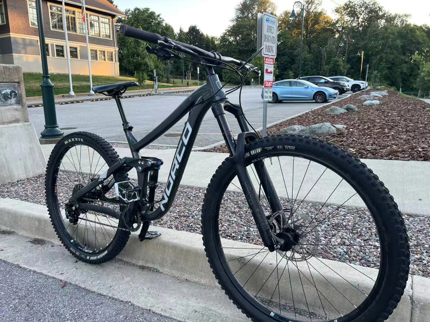 Norco Range Full Suspension Mountain Bike - photo 2