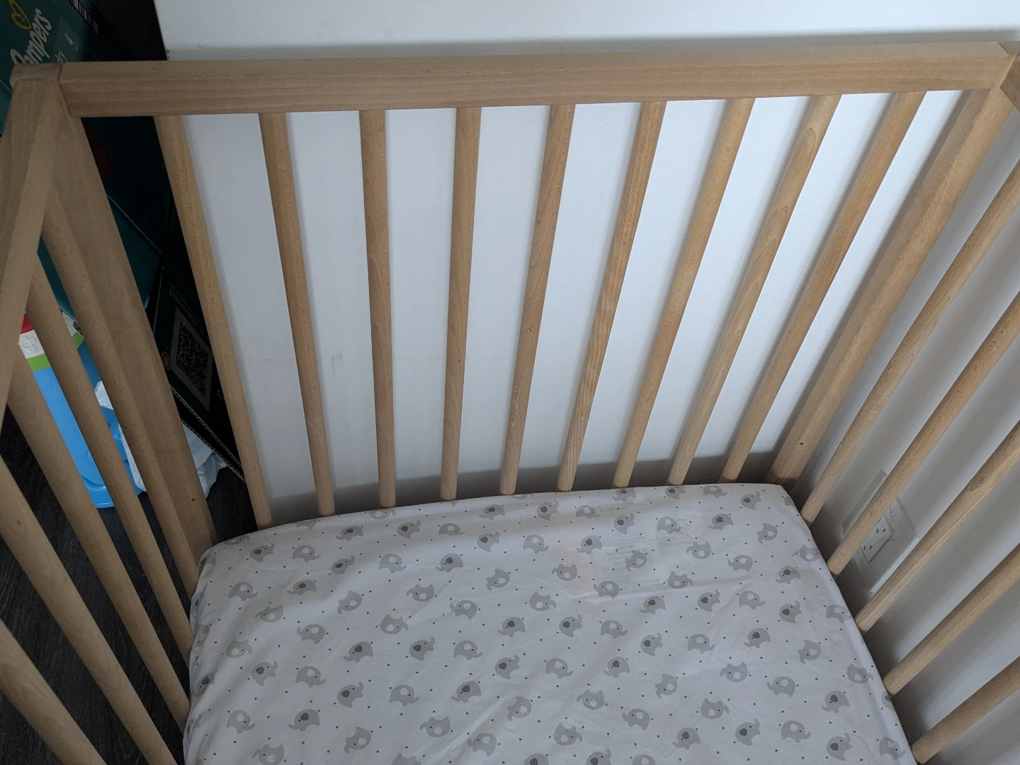Wooden Baby Crib with Mattress , cover and liners