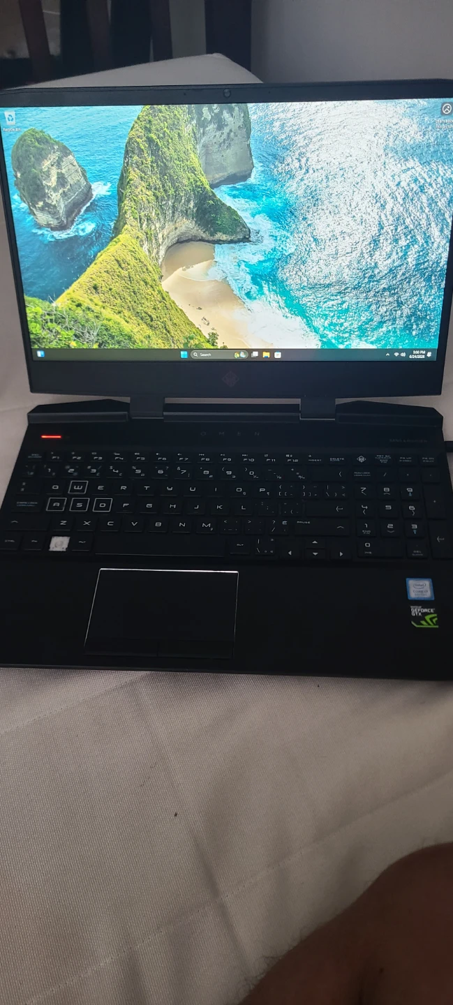 HP OMEN 17 Gaming Laptop  i7-8750H - photo 4