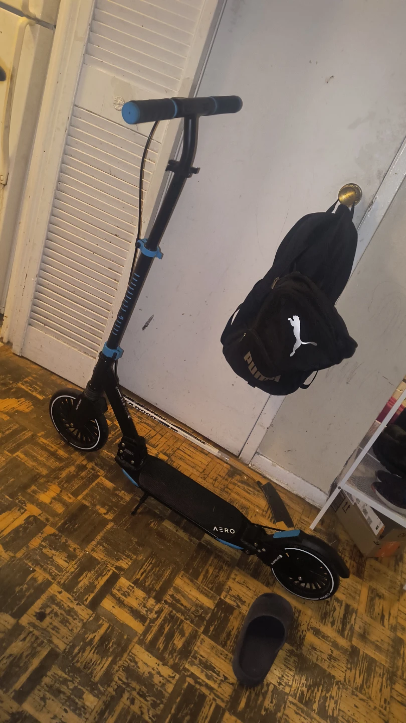 Aero Scooter with Suspension is not electric
