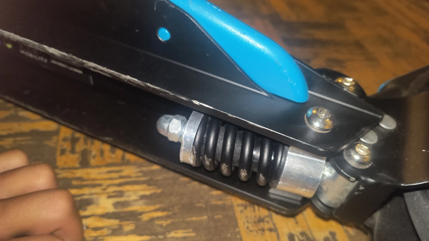 Aero Scooter with Suspension is not electric - photo 4