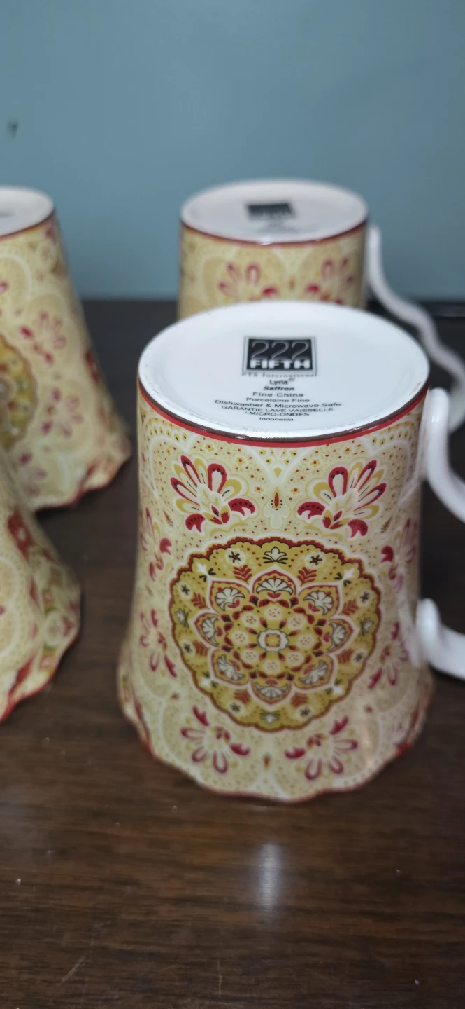 Set of 4 Fifth Avenue Mugs - photo 3