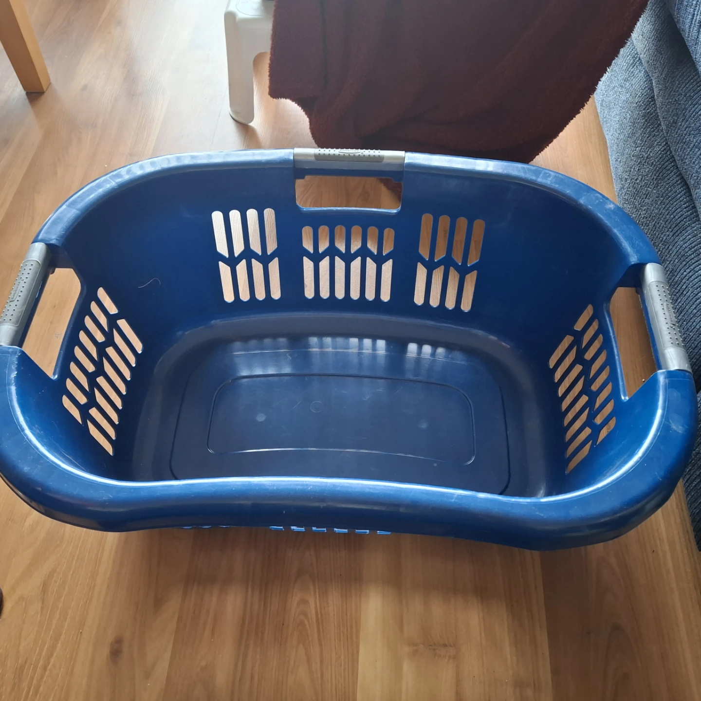 Blue laundry basket rubbermaid - photo 4