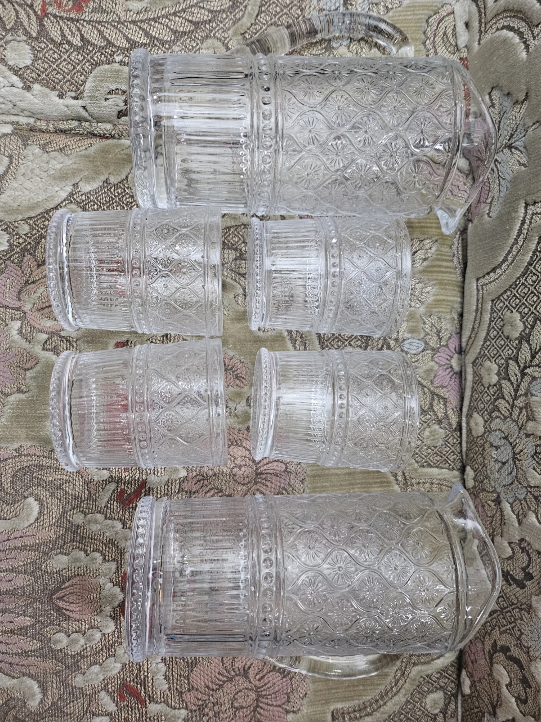 2 Glass Pitcher and 4 Glasses Set