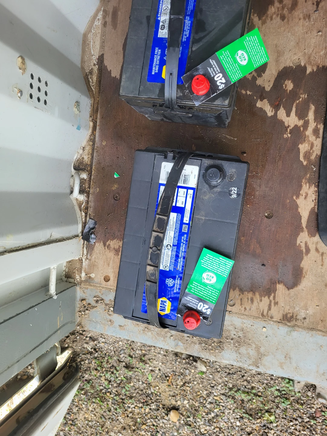 Battery for vehicles trucks cars $$75 good conditions