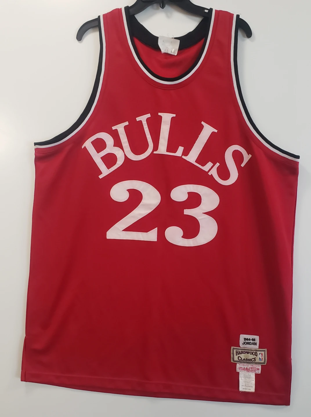 Brand new   Mitchell & Ness Michael Jordan Chicago Bulls 1984-85