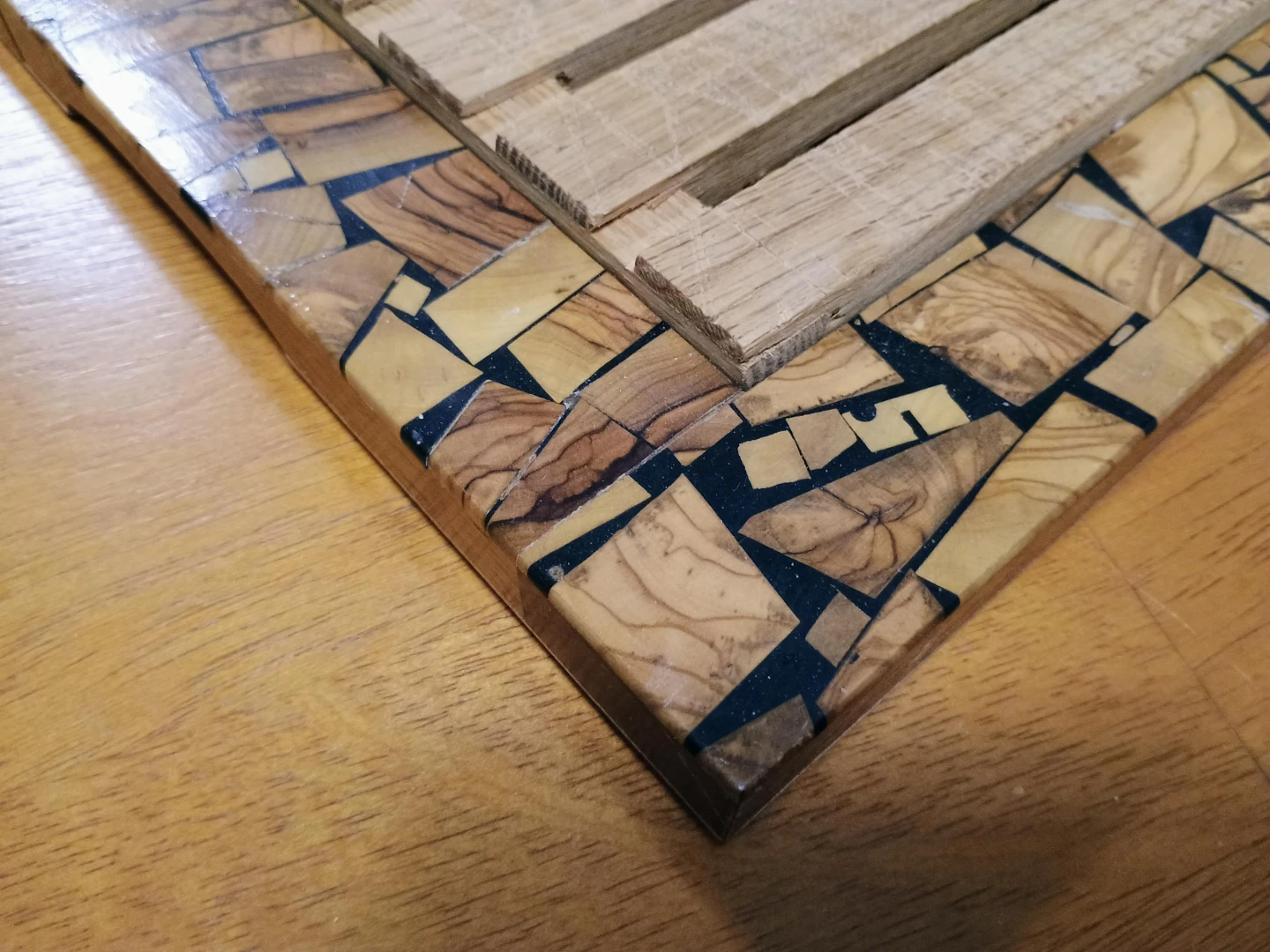 ⚽  Wooden Olive Wood Cutting Board with Serrated Knife - photo 3