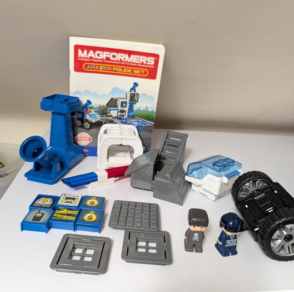 MAGFORMERS Amazing Police Set Pieces - photo 2