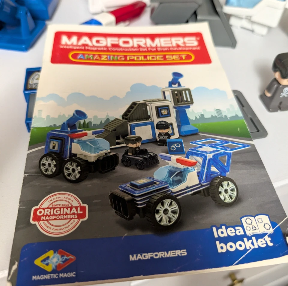 MAGFORMERS Amazing Police Set Pieces - photo 5