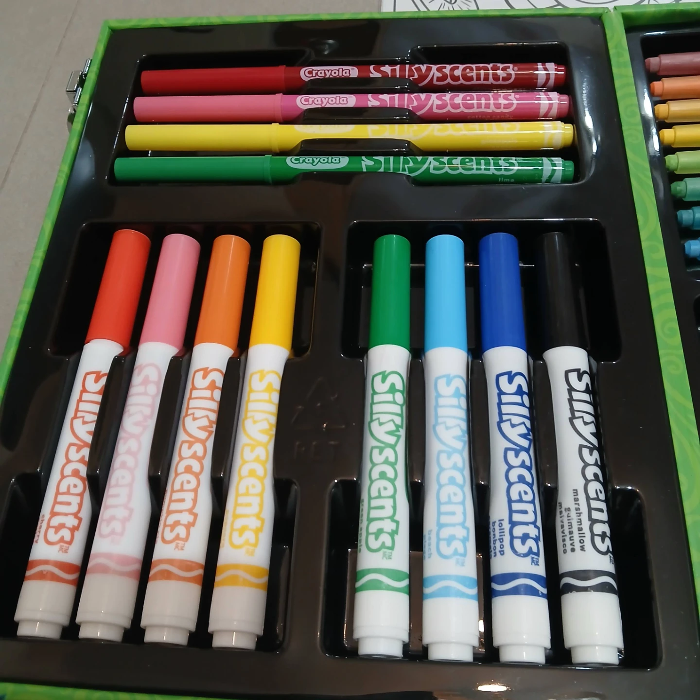 ⚽ Crayola Silly Scents Art Case Coloring Set - photo 4