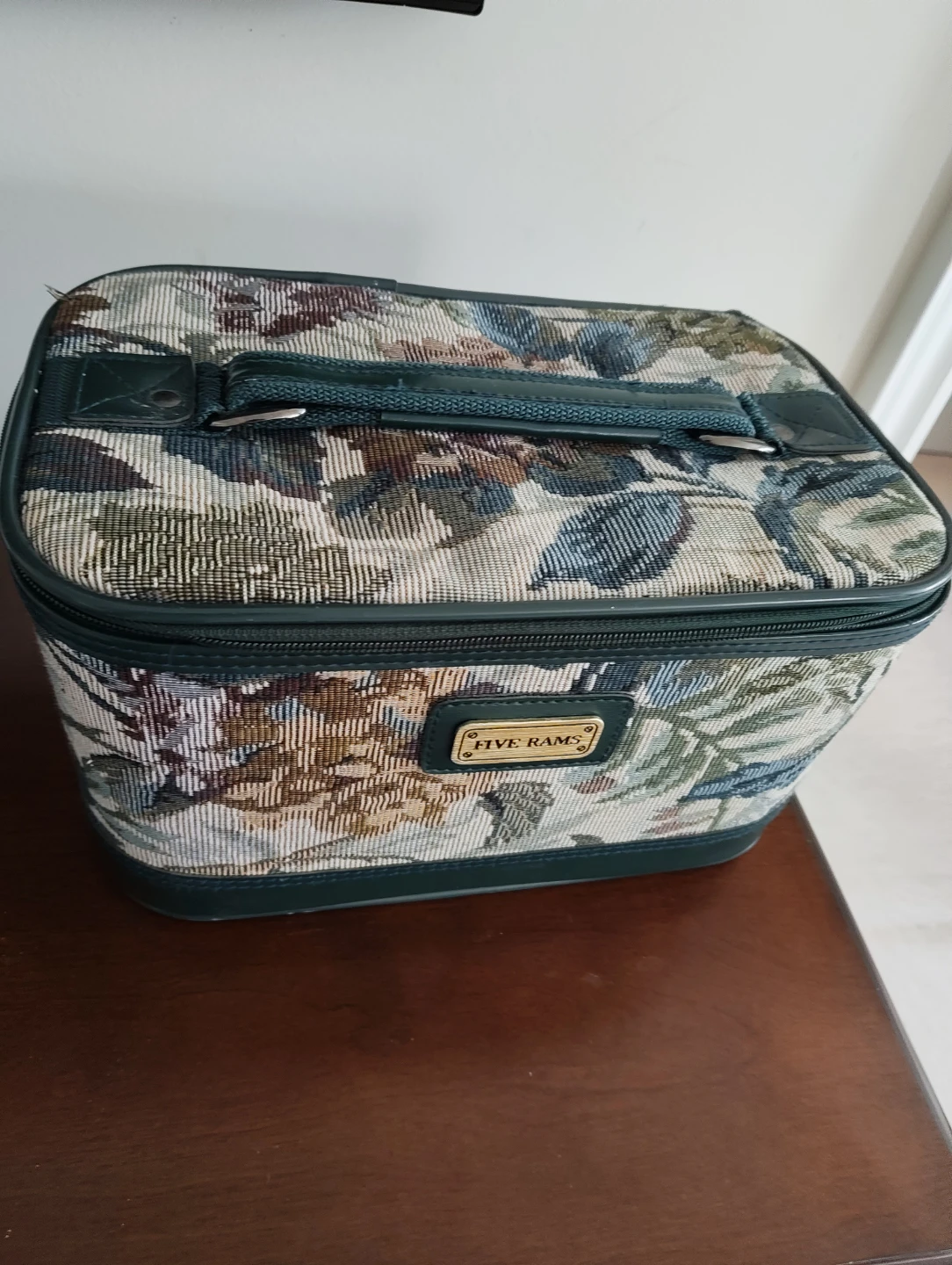Vintage  woven travel/makeup box by Five Rams