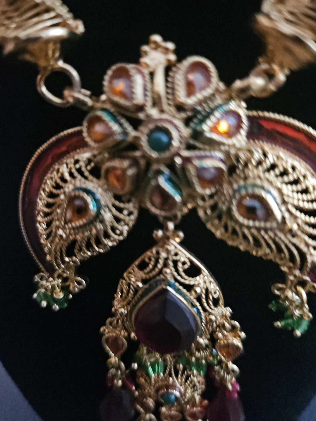 Gold Tone Necklace with Embellishments - photo 3