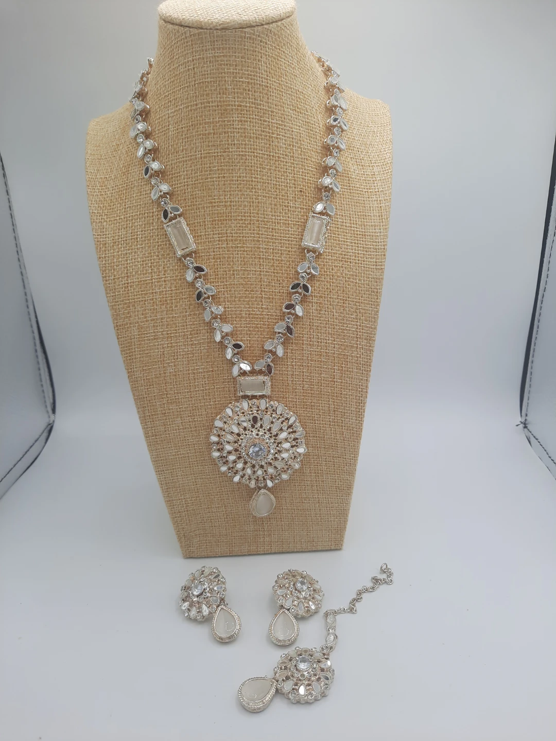 Indian Jewellery Set - Necklace, Earrings & Tikka - photo 2