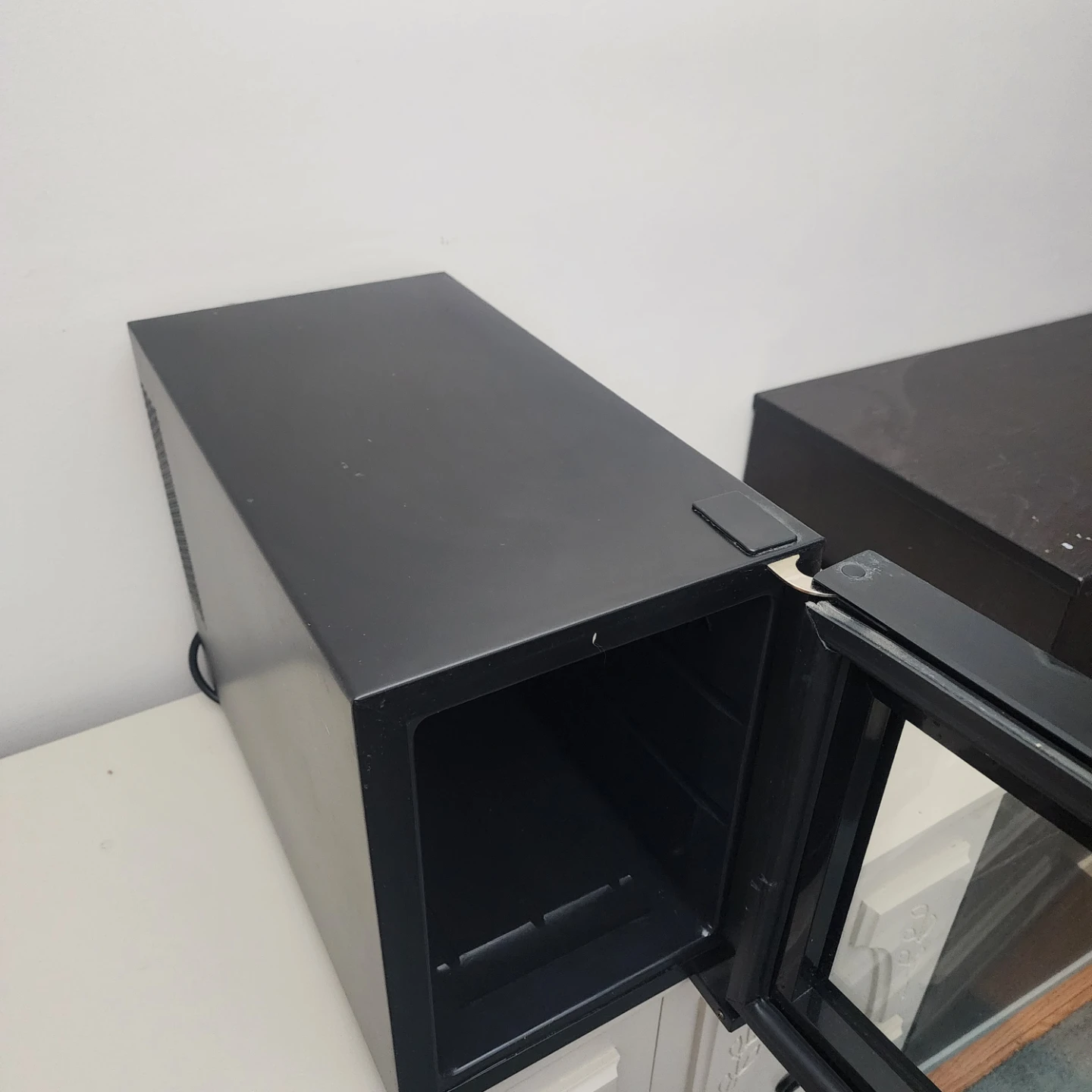 Vissani Black Beverage Fridge - photo 4