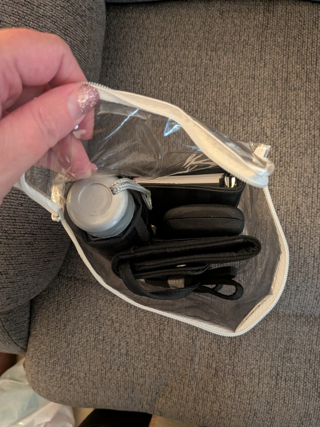 travel and organization accessories: pick up in St Albert - photo 2