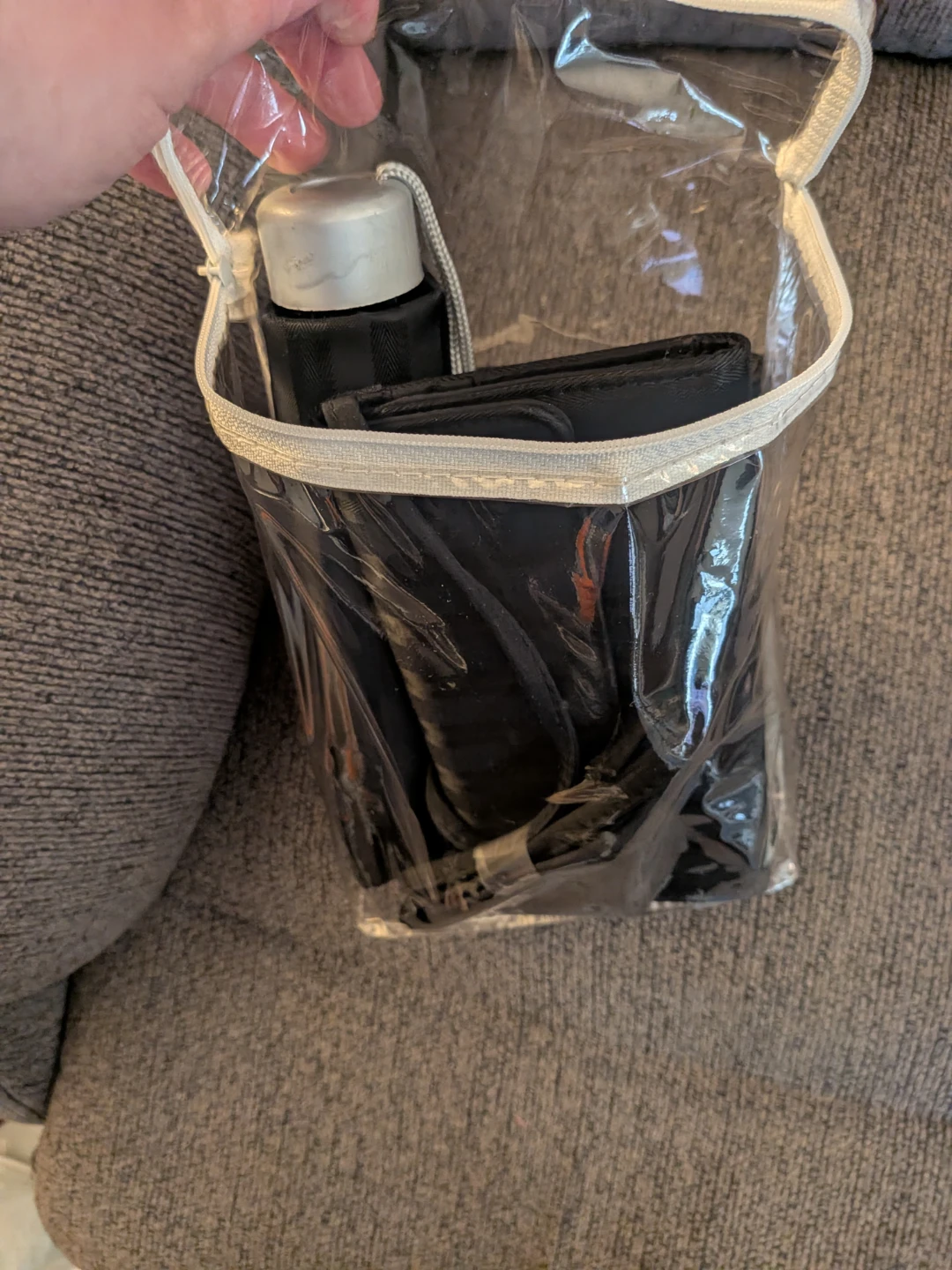 travel and organization accessories: pick up in St Albert - photo 3