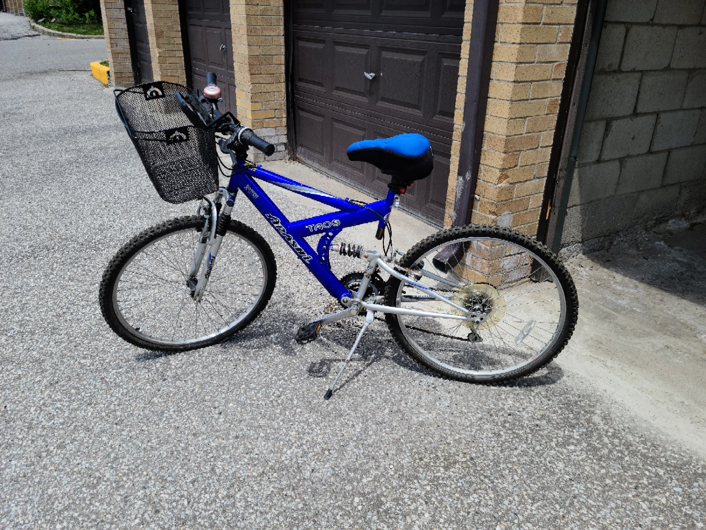 Arashi Mountain Bike with 21-Speed Shimano w/lock - photo 3