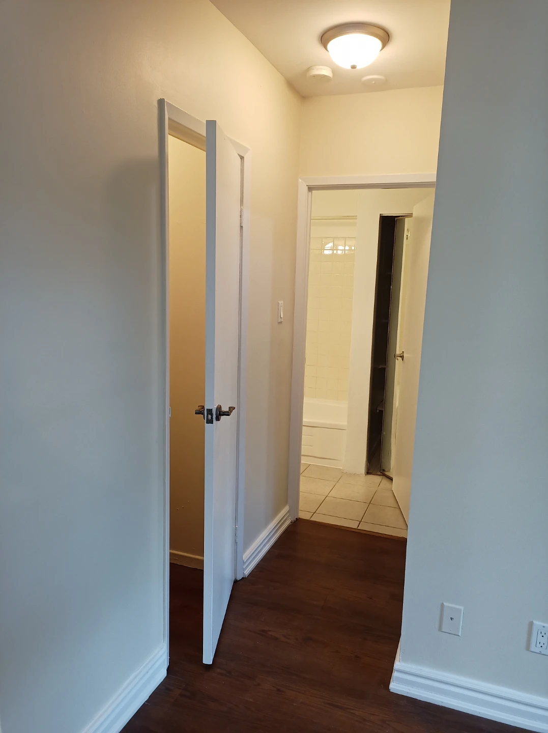 1Bed Apartment+1MONTH FREE - photo 2