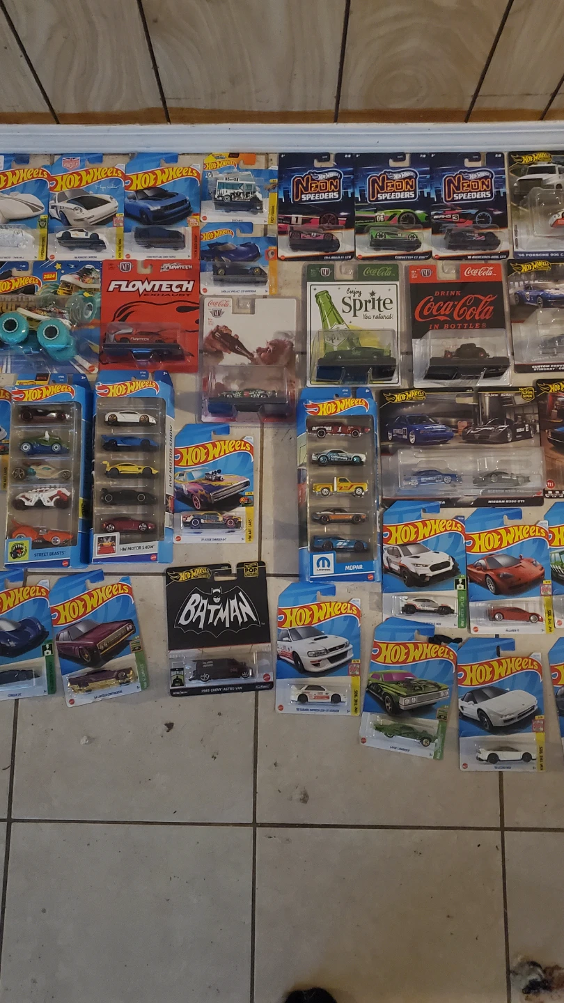 Hot Wheels & Batman Die-cast Cars Collection - photo 3