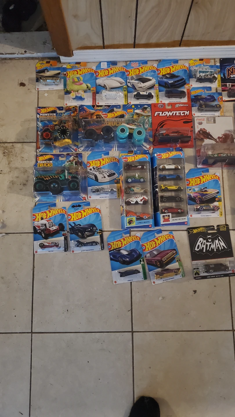 Hot Wheels & Batman Die-cast Cars Collection - photo 4