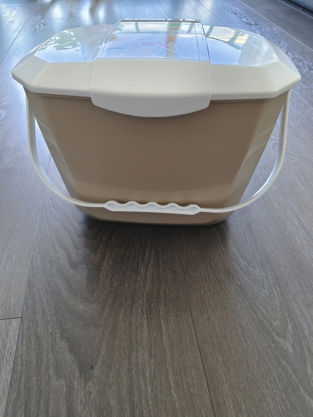 Kitchen Compost Bin