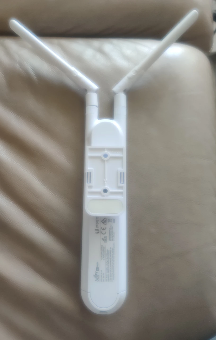 Ubiquiti UniFi AC Mesh UAP-AC-M Wi-Fi Access Point - photo 2