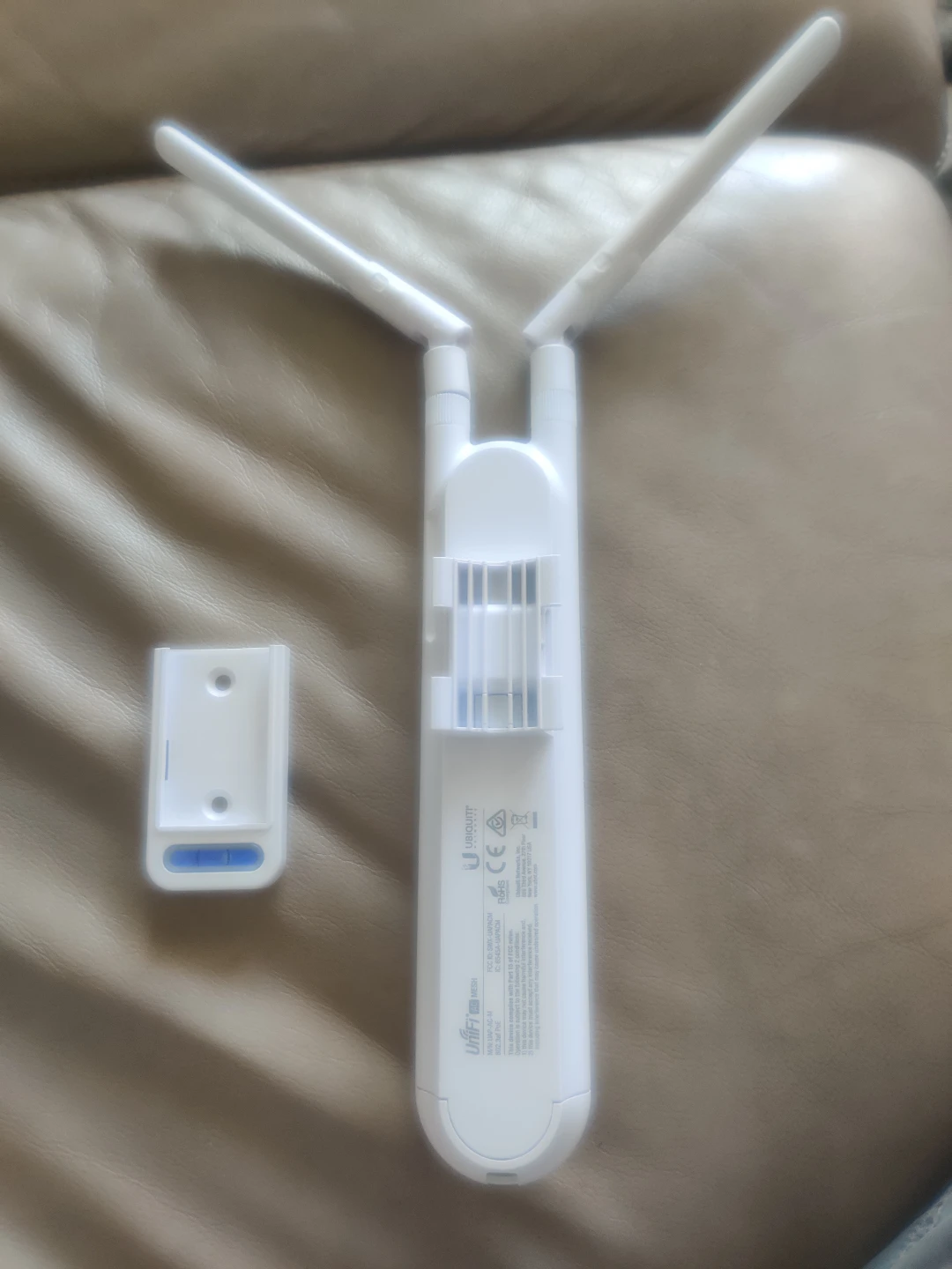 Ubiquiti UniFi AC Mesh UAP-AC-M Wi-Fi Access Point - photo 5