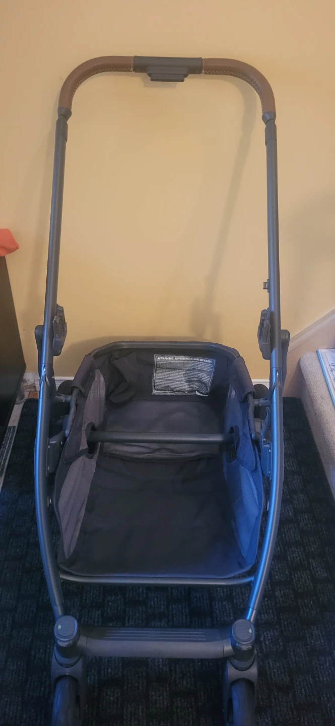 V2 Uppababy Cruz frame with wheels
