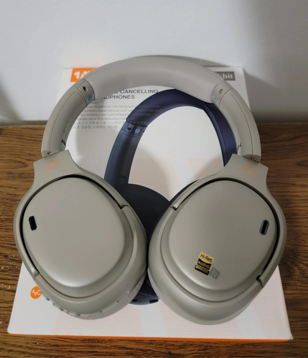 Noise canceling headphones - photo 2