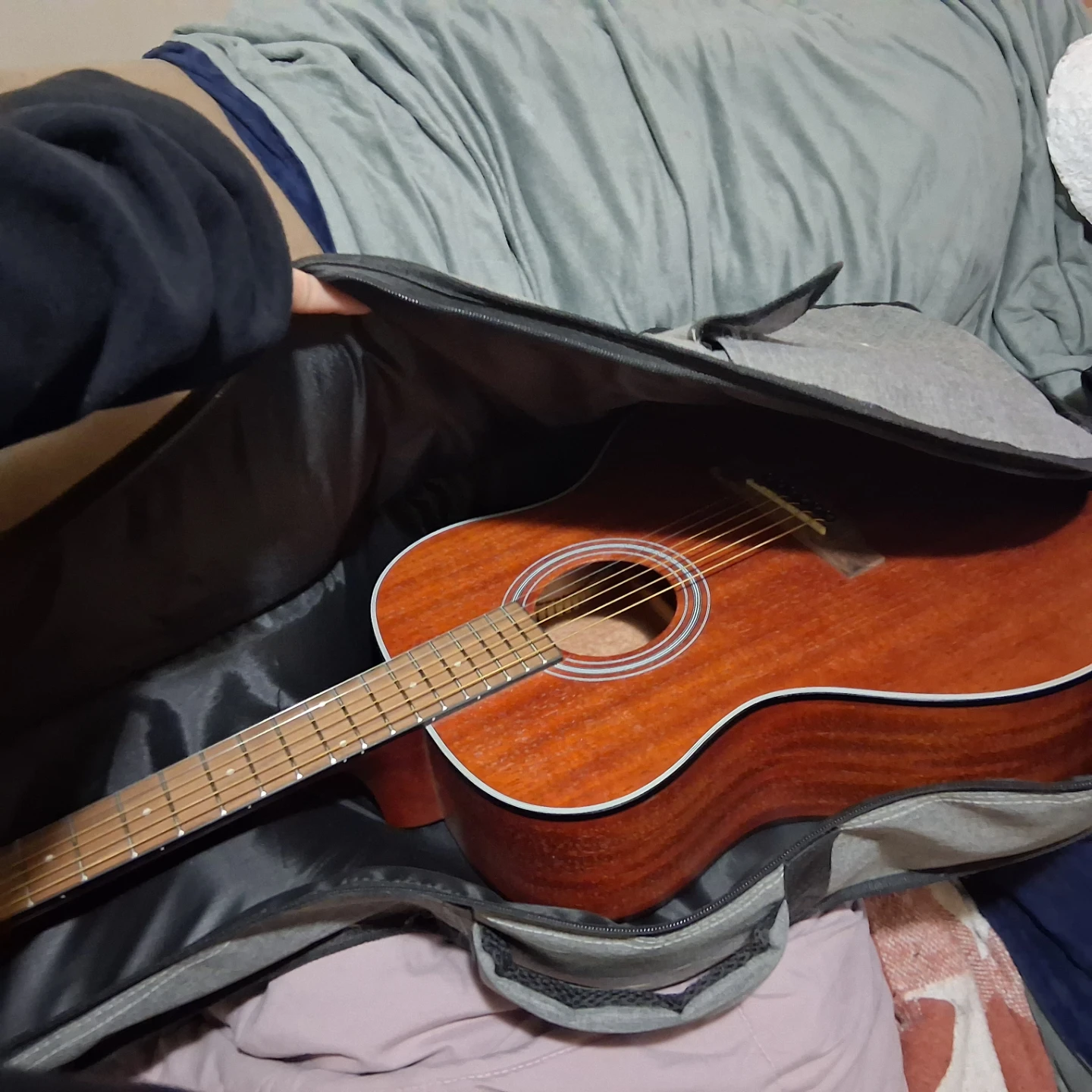 Kmise Acoustic Guitar with Gig Bag and Accessories