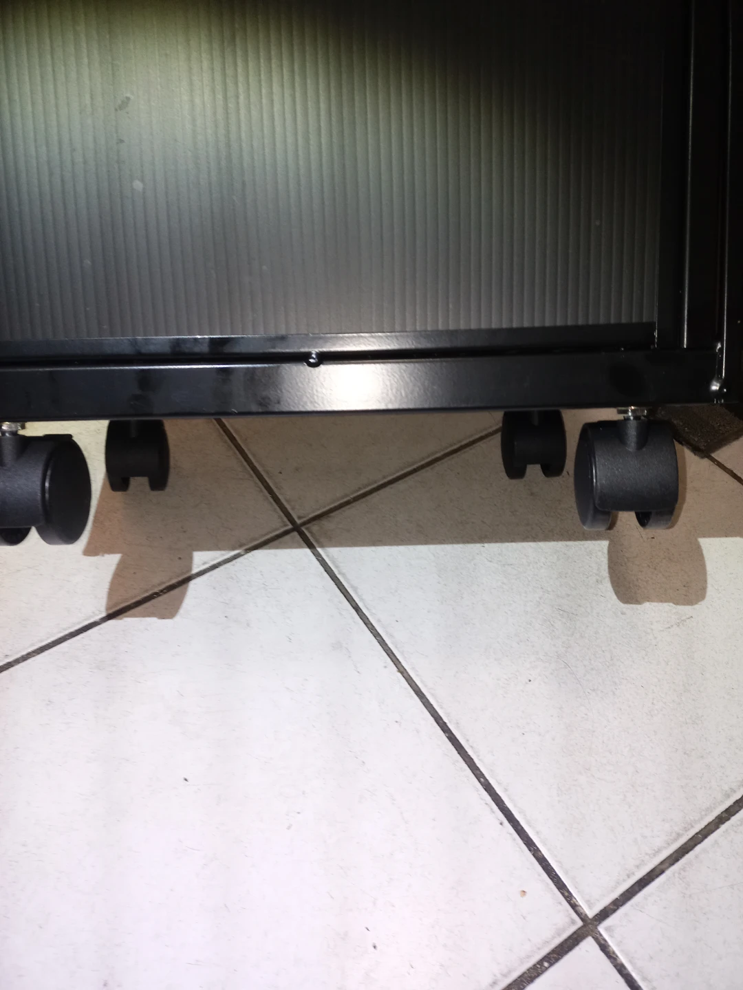 ⚽ 4 Tier Metal Shelf With Swivel Locking Wheels - New! - photo 5