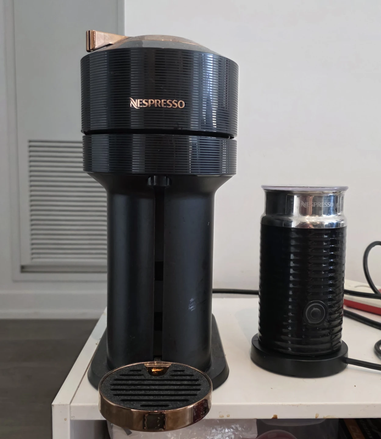 Nespresso Vertuo Next Premium Black Rose Gold Bundle