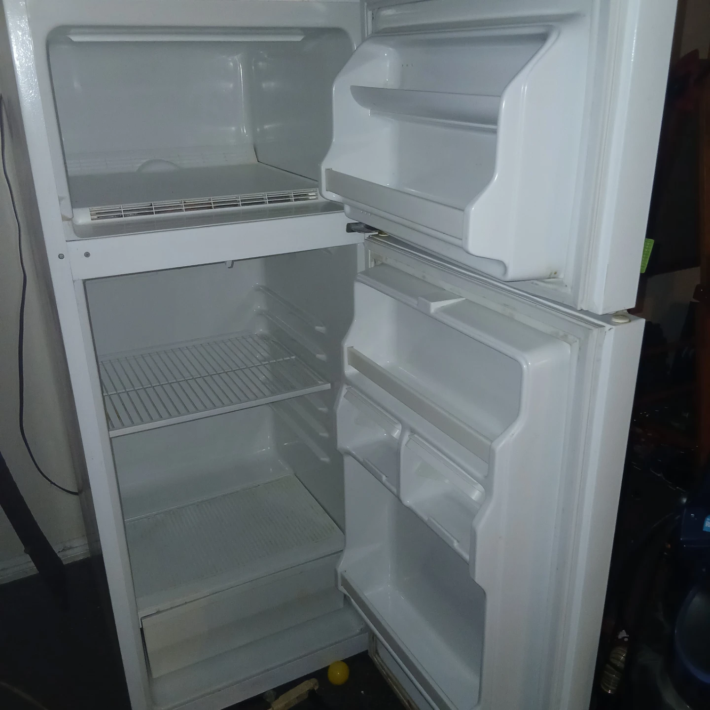 White Refrigerator with Freezer - Fair - photo 2