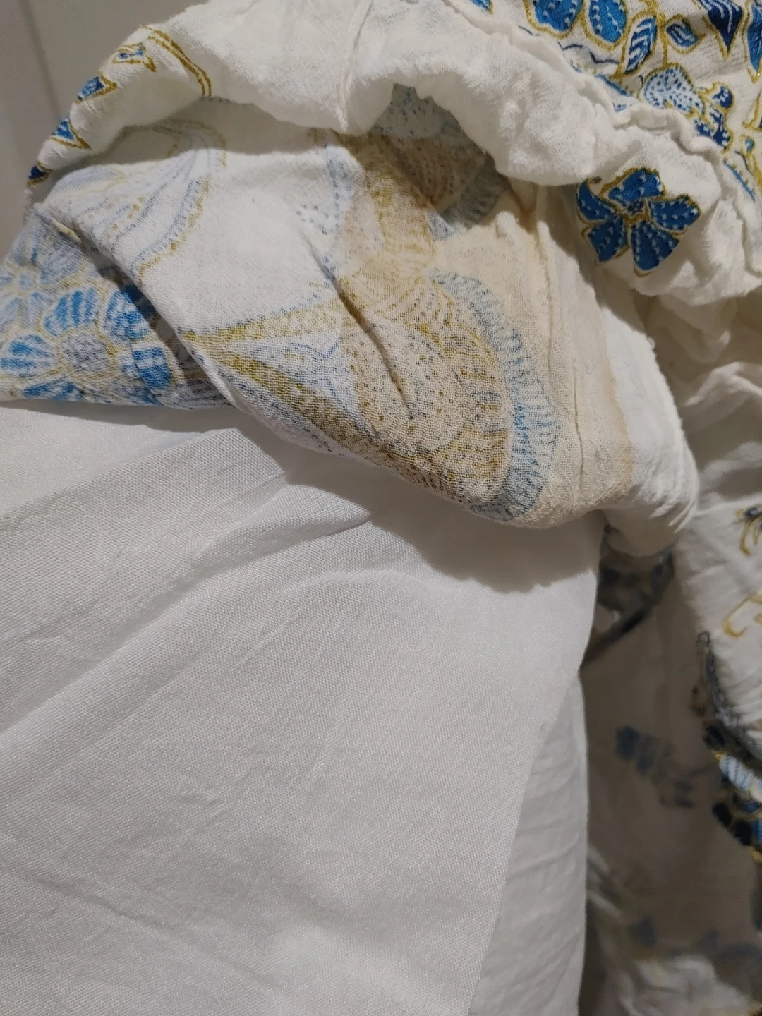 White Tiered Maxi Dress with Blue Floral Print - photo 5