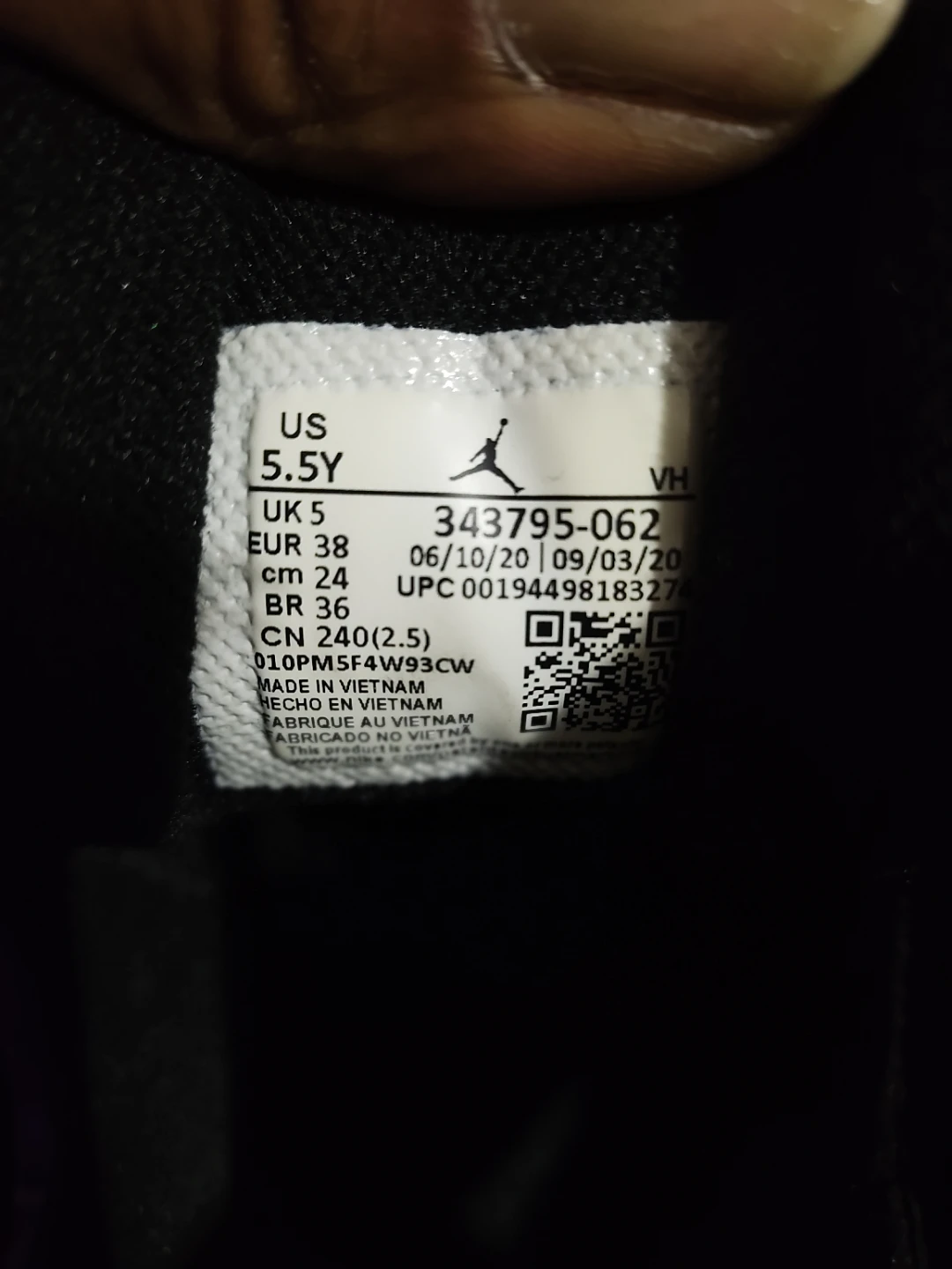 Jordan True Flight Black Red Basketball Shoes size 5.5Y - photo 5