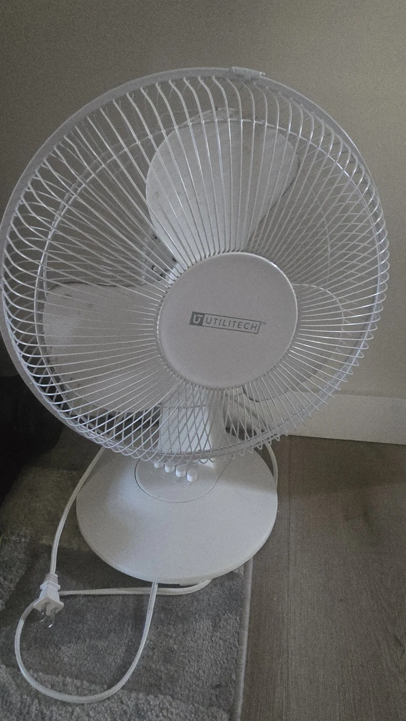 Utilitech White Table Fan