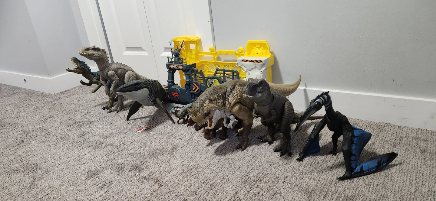 Jurassic World Dinosaur Action Figures and Playset - photo 2