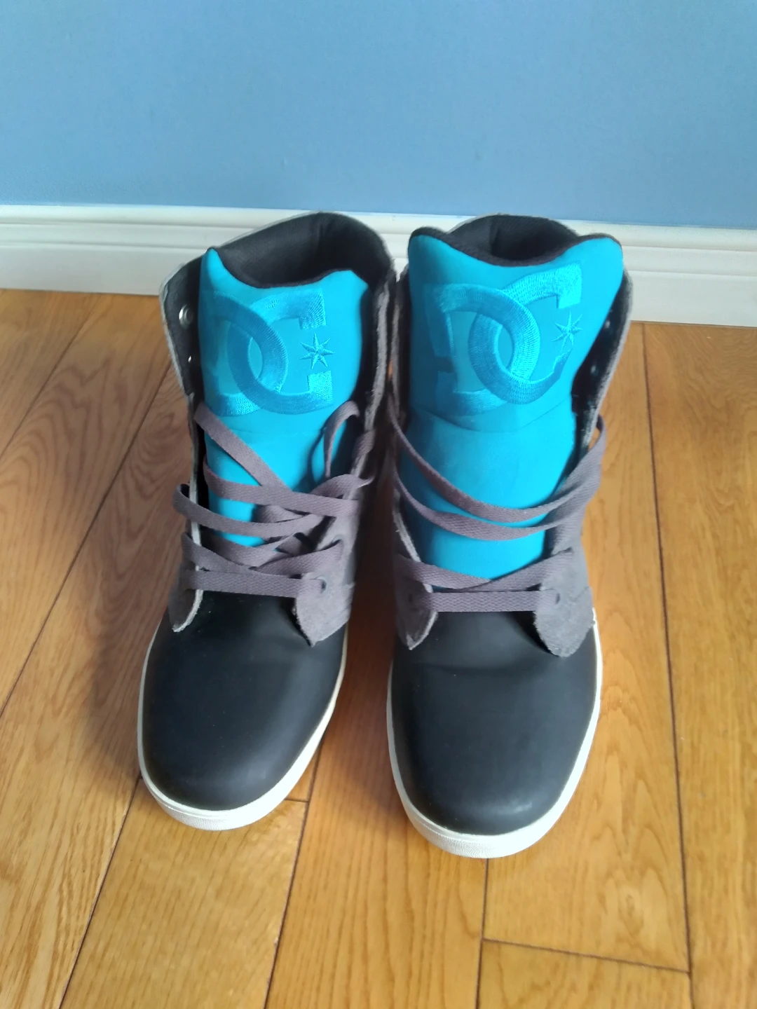 DC Shoes High-Top Sneakers