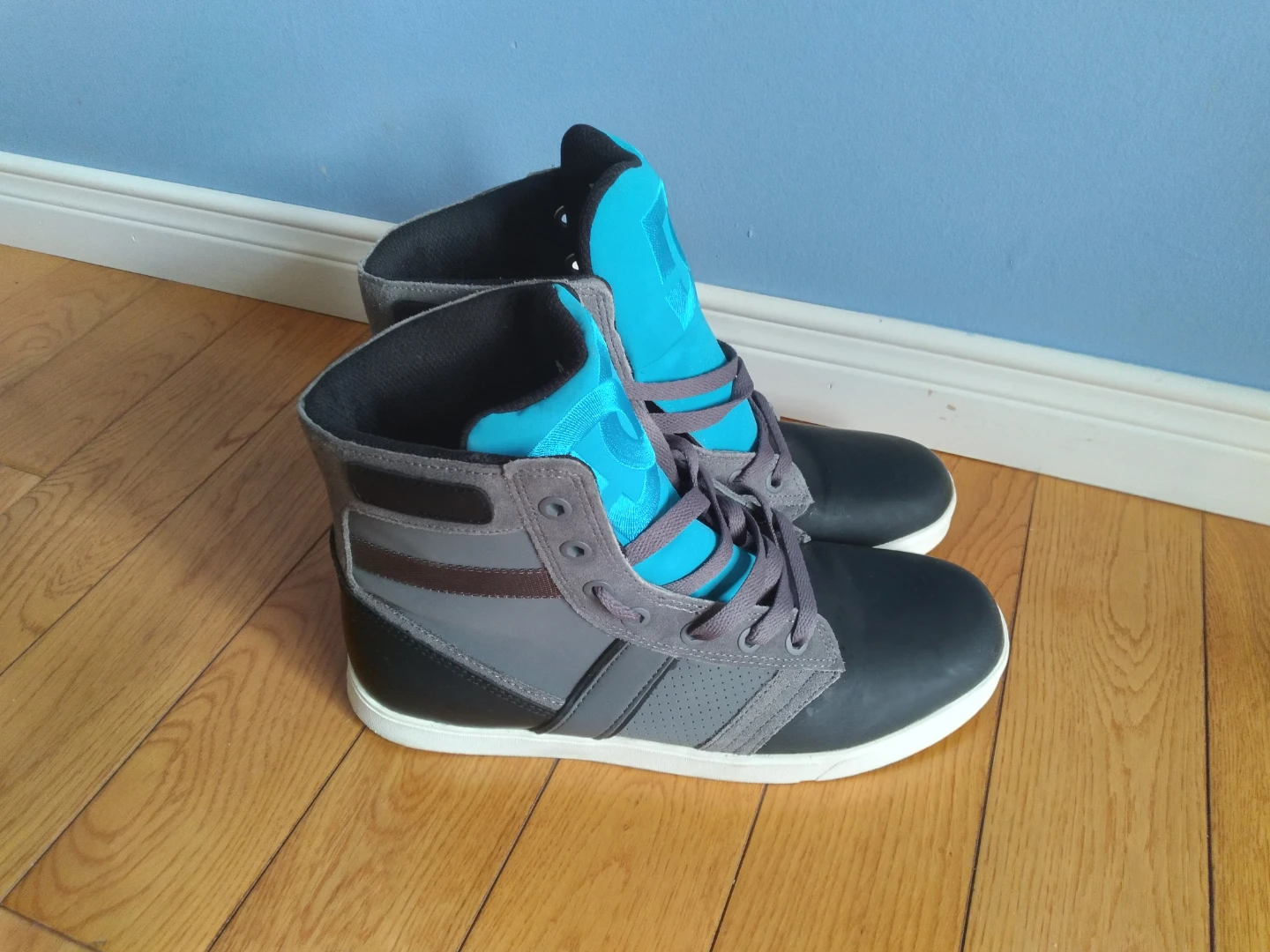 DC Shoes High-Top Sneakers - photo 3