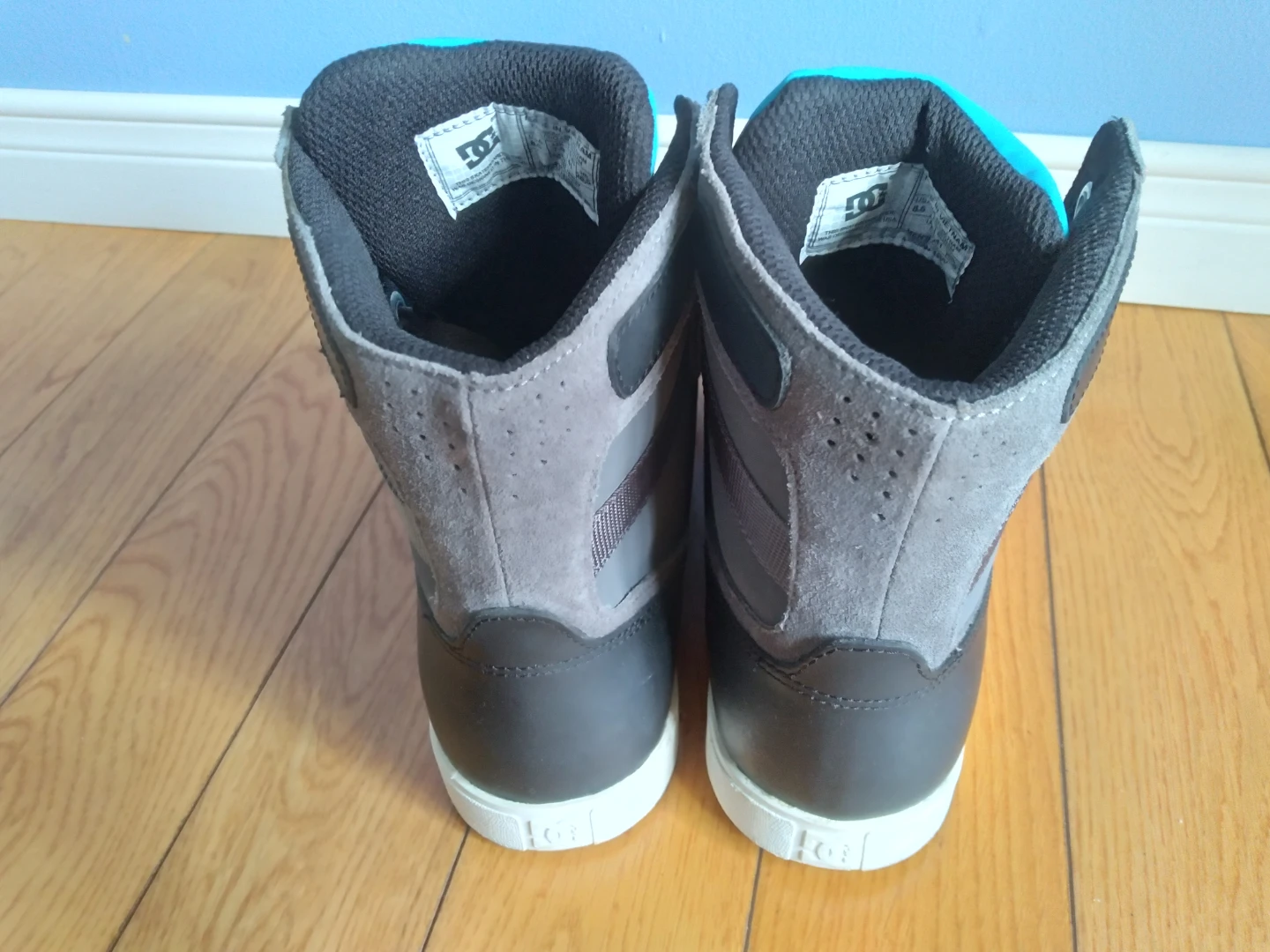DC Shoes High-Top Sneakers - photo 4