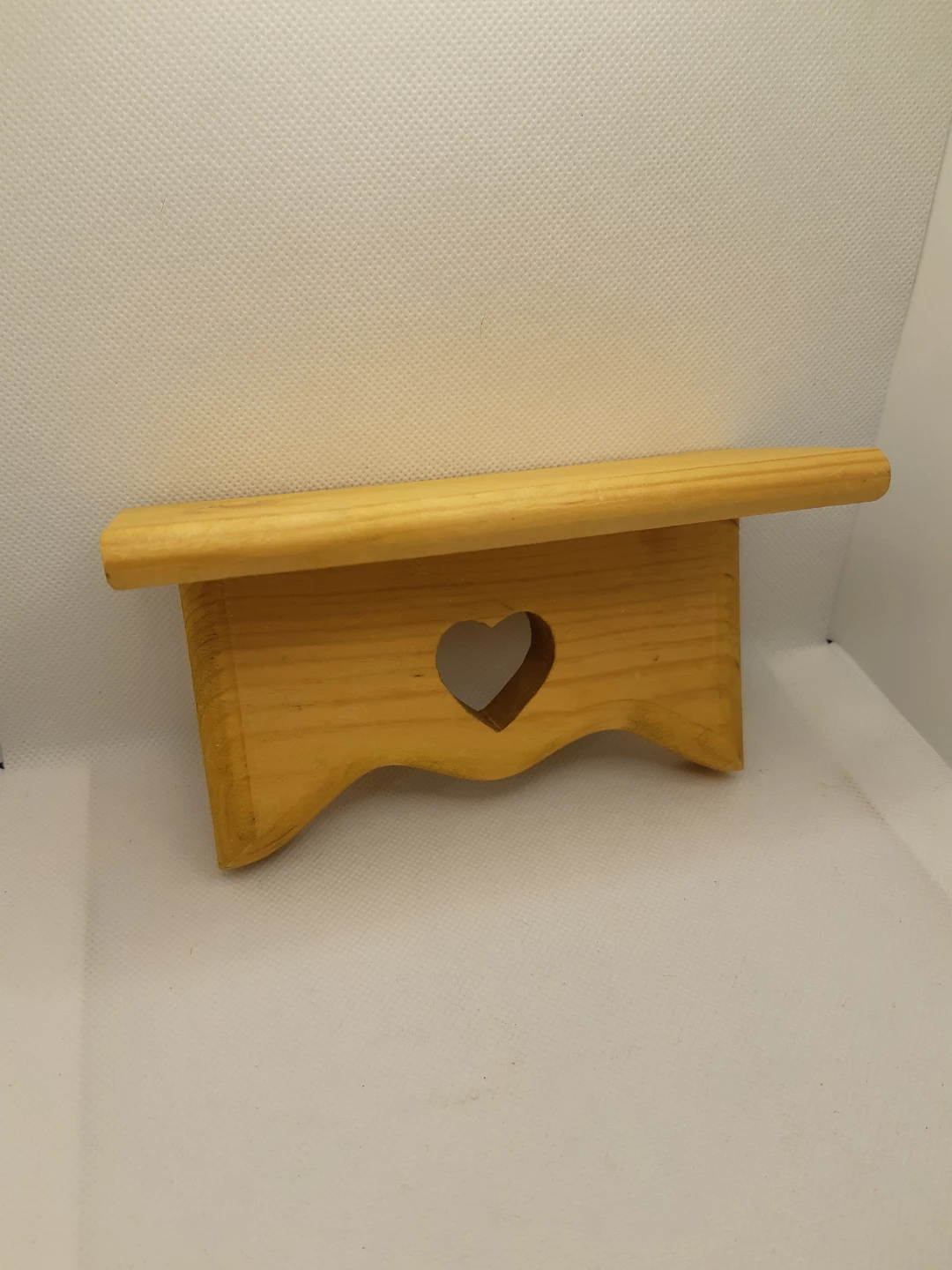 Vintage country style cut out heart tiny shelf - photo 4