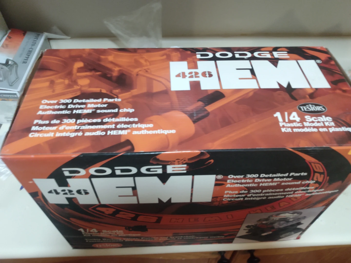 Testors Dodge 426 Hemi 1/4 Scale Plastic Model Kit - photo 2