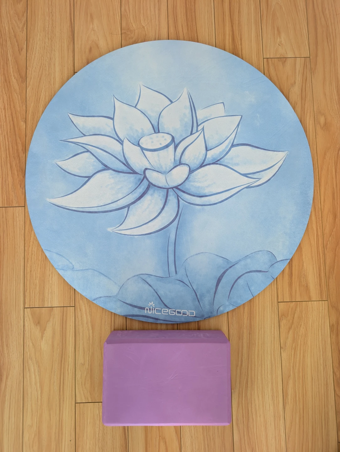 Round Yoga Mat with Lotus Design