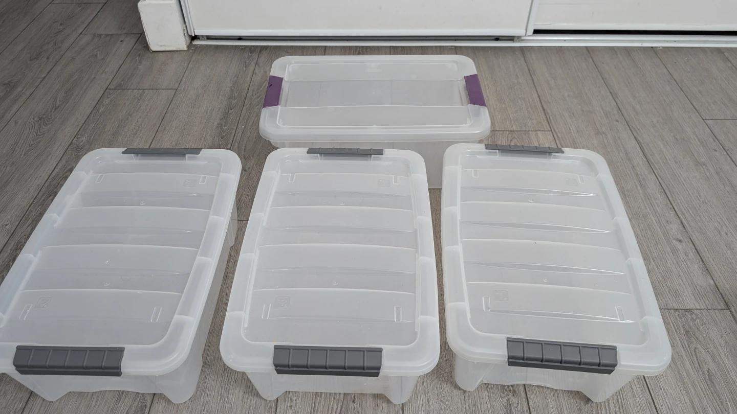 Set of 4 clear plastic storage bins with lids - photo 2