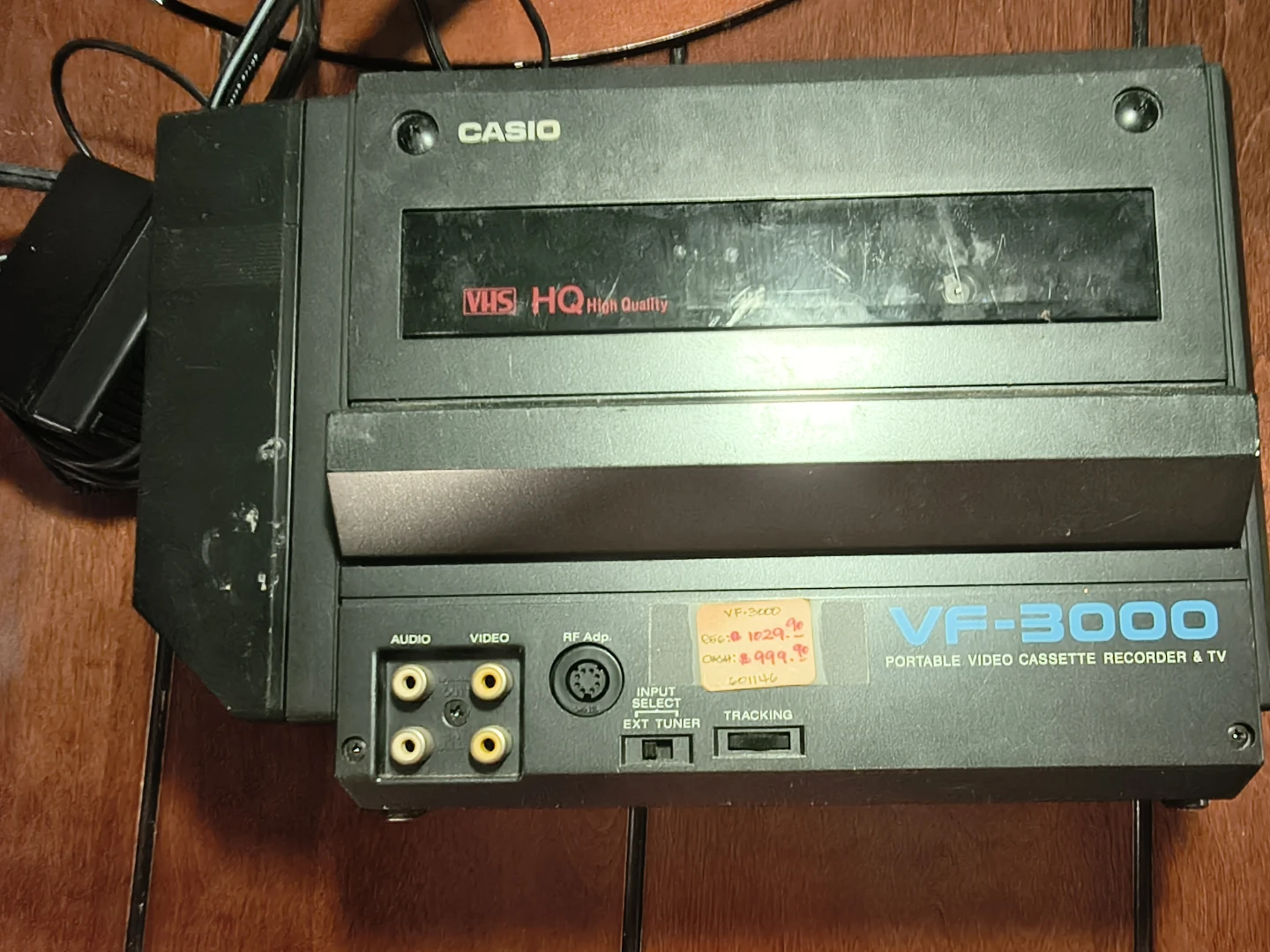 Casio VF-3000 Portable VHS Video Cassette Recorder & TV - photo 3