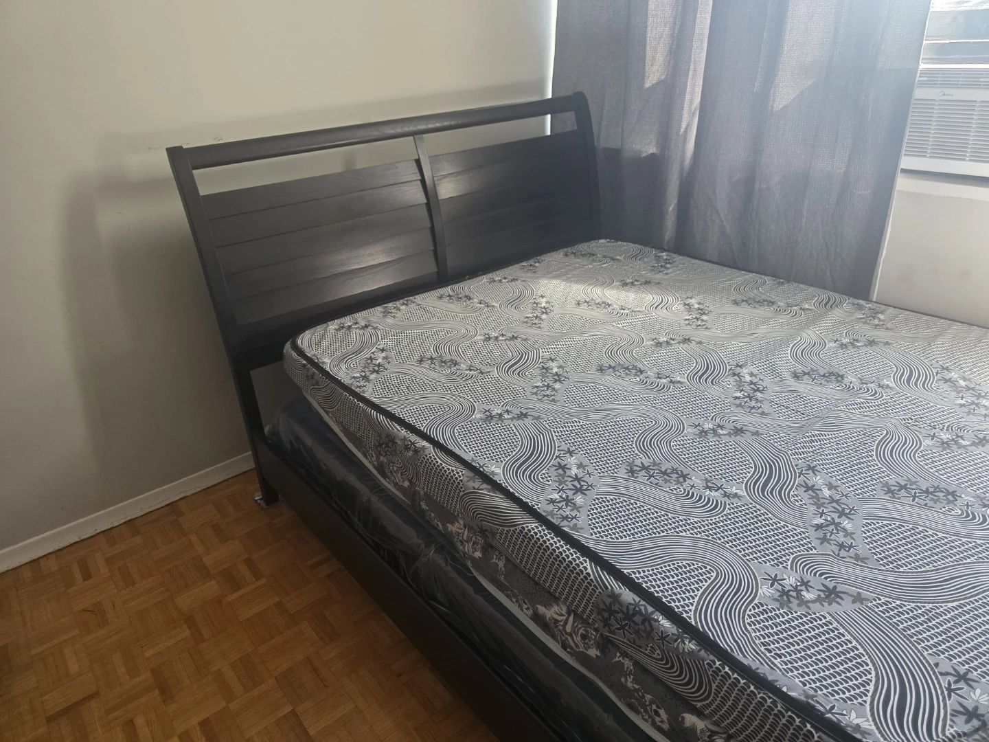 Dark Wood Queen Bed Frame with Mattress - photo 3