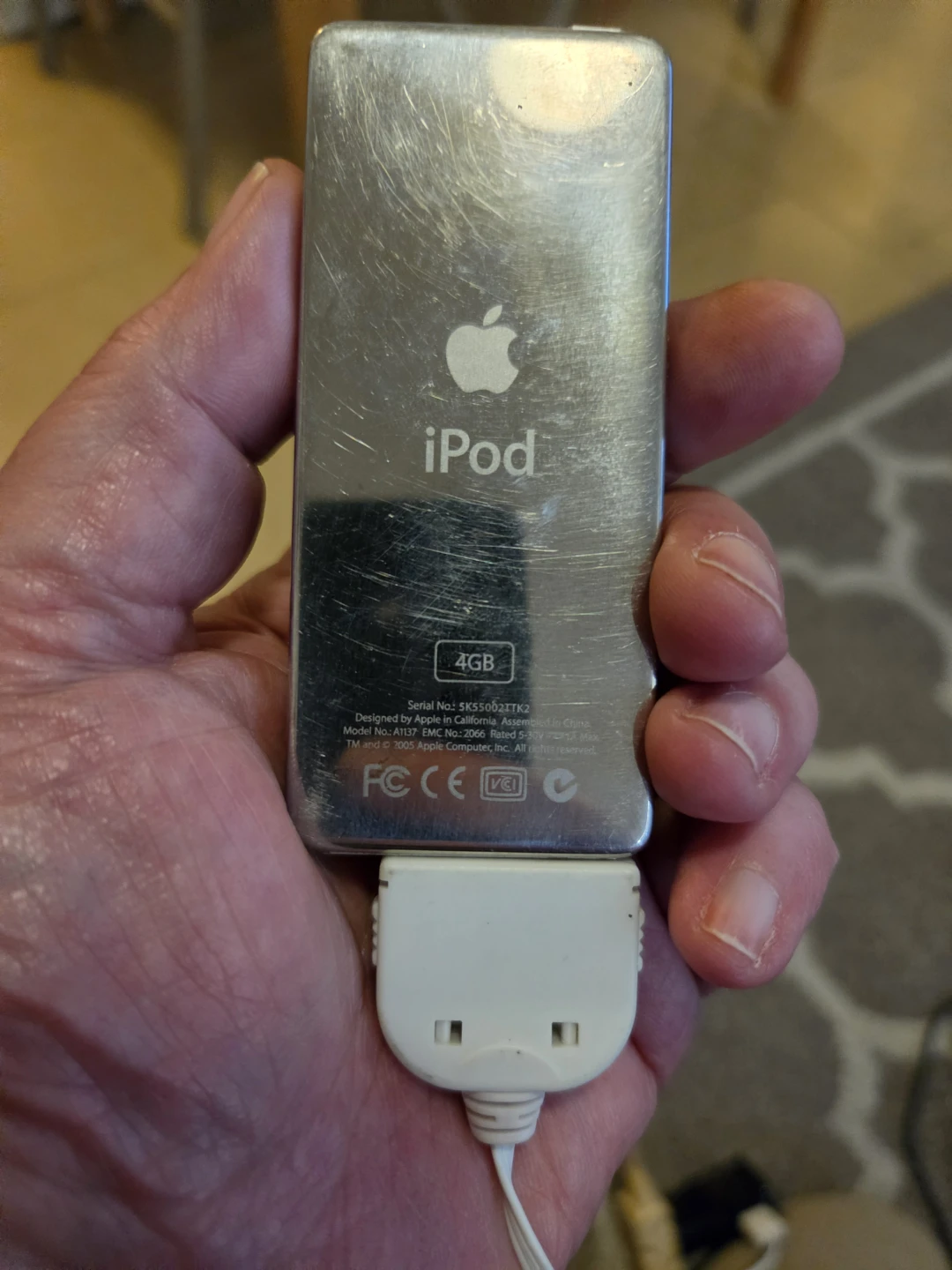 Apple iPod Nano 4th Gen 4GB MP3 Player - photo 2