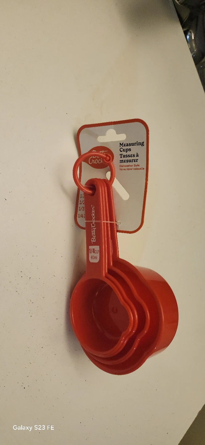 Betty Crocker Red Measuring Cups (Set of 4) - photo 2