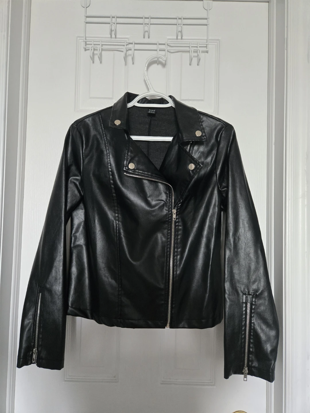 SHEIN Black Faux Leather biker Jacket