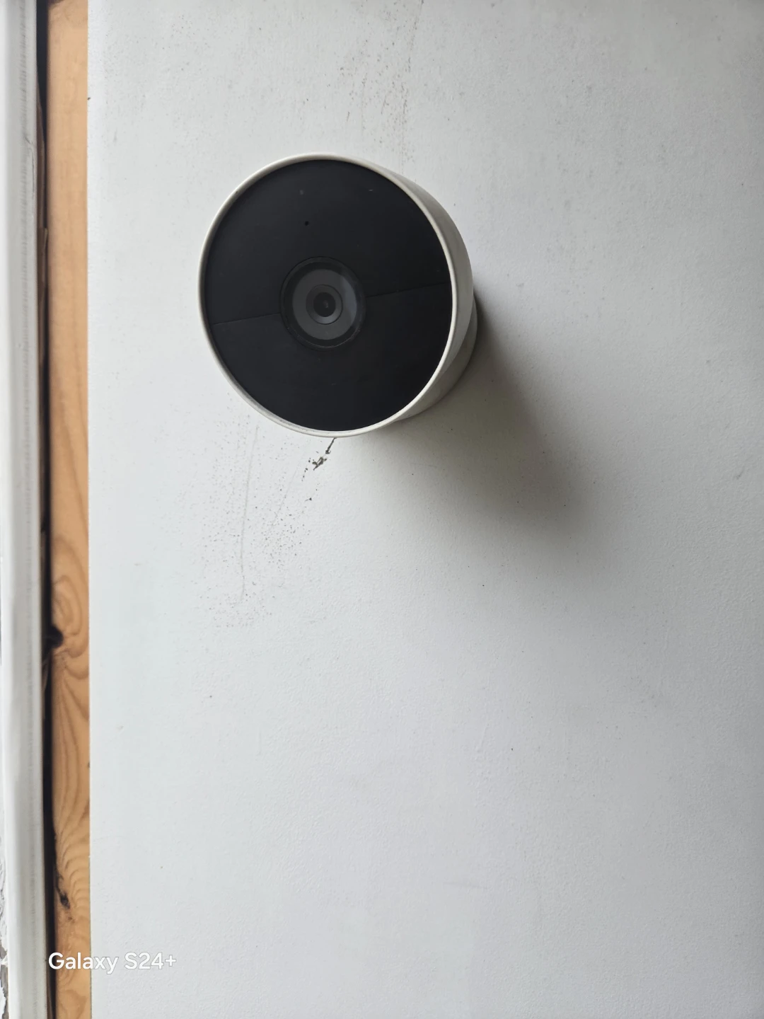 Google Nest Cam Outdoor Security Camera - photo 4